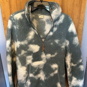 Women’s quarter zip size L